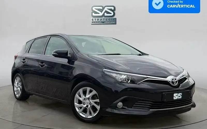 Used Toyota Auris Business Edition 112 HP (82 kW) 2016 Hatchback