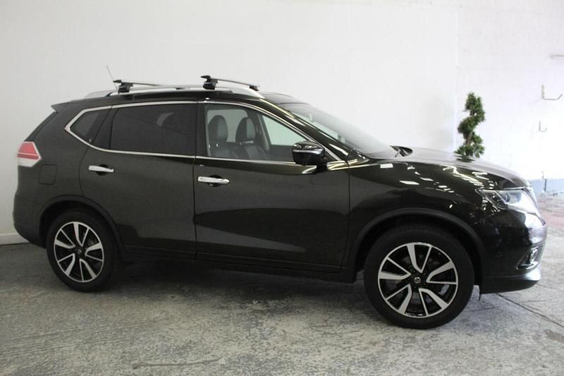 Used Nissan X-Trail Tekna 2015 Green SUV