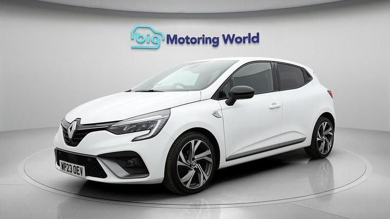 Used Renault Clio V RS Line 90 HP (66 kW) 2023 White Hatchback