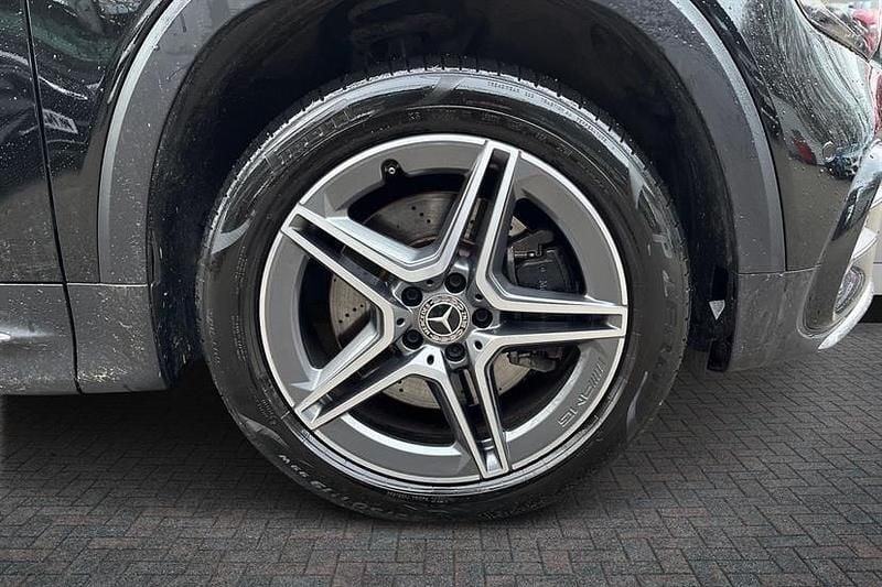 Used Mercedes GLB220 Executive 190 HP (139 kW) 2024 Cosmos black SUV