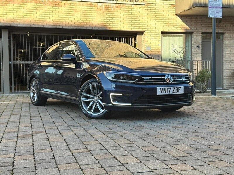 Blue Used 2017 VW Passat GTE Sedan | £7,995 (Fair price) - Image 1/4