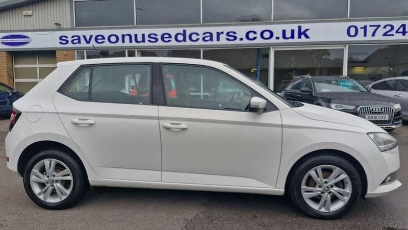 Used Skoda Fabia SE 75 HP (55 kW) 2018 White Hatchback