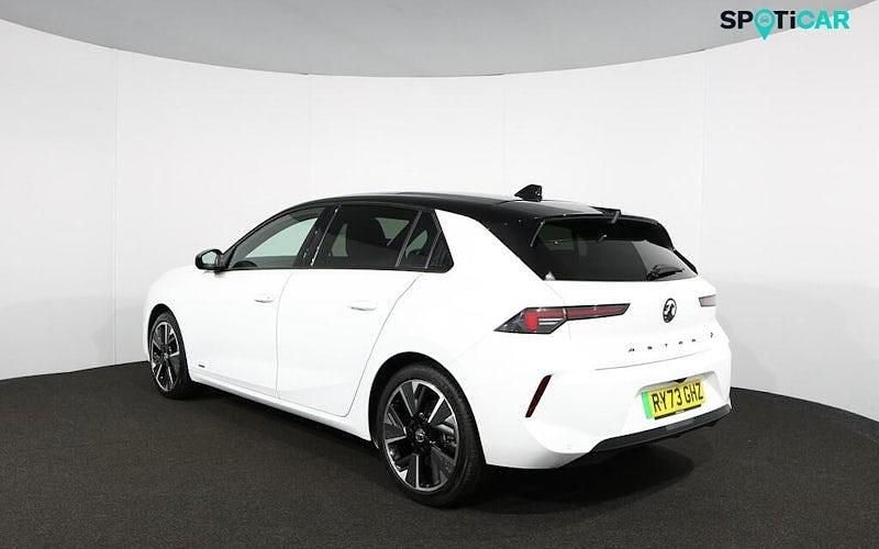Used Vauxhall Astra Ultimate 114 kW (156 HP) 2024 White Hatchback