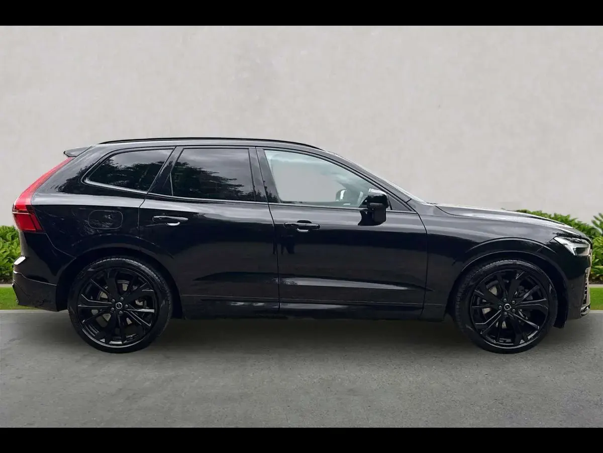 Used Volvo XC60 Ultra 247 HP (181 kW) 2025 Black SUV