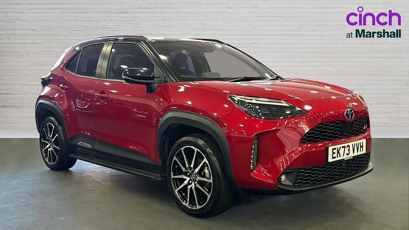 Used Toyota Yaris Hybrid Sport 116 HP (85 kW) 2023 Red/black Estate