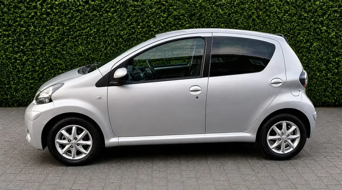 Usado Toyota Aygo 2014 Prateado Citadino