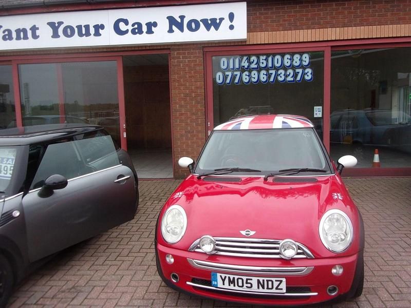 Red Used 2005 Mini Cooper Hatch Hatchback | £1,495 - Image 1/4