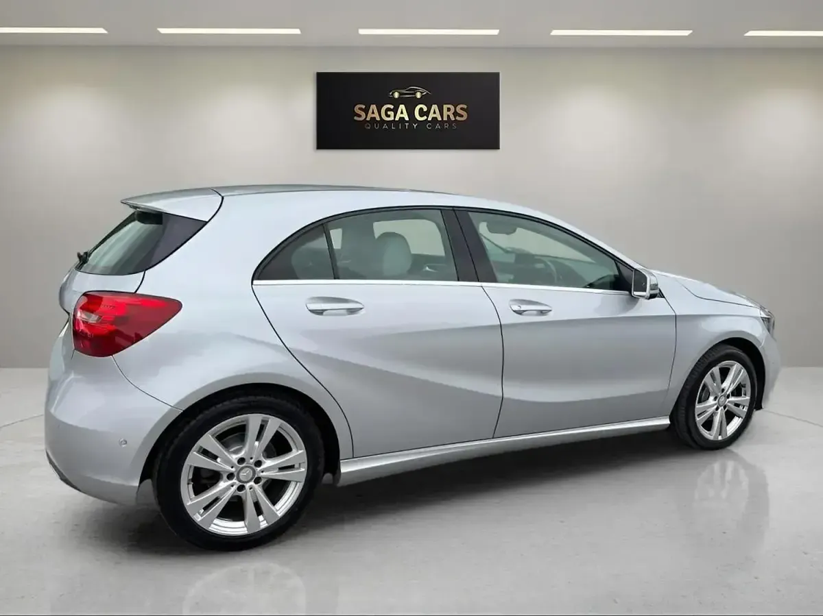 Used Mercedes A180 Executive 109 HP (80 kW) 2017 Silver Hatchback
