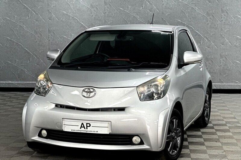 Silver Used 2011 Toyota iQ Hatchback | £3,490 (Fair price) - Image 1/1