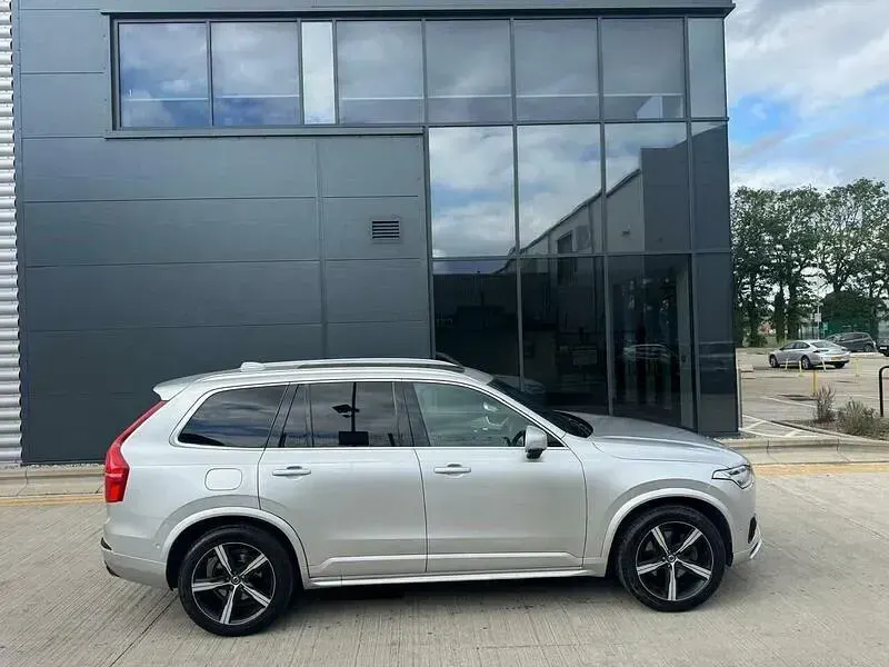 Used Volvo XC90 R-Design 235 HP (172 kW) 2019 Silver SUV