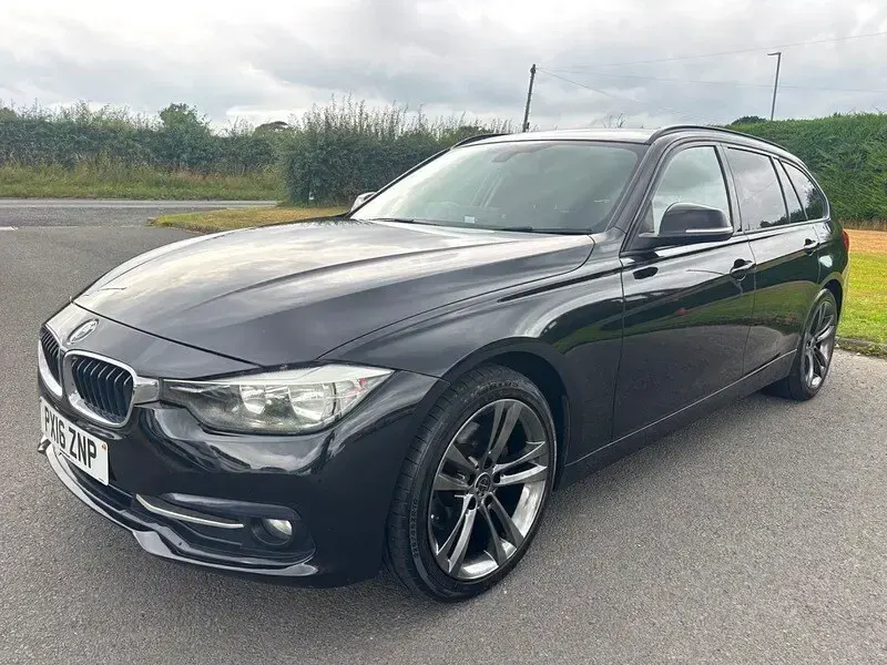 Used BMW 320 Sport Line 187 HP (137 kW) 2016 Sapphire black Estate