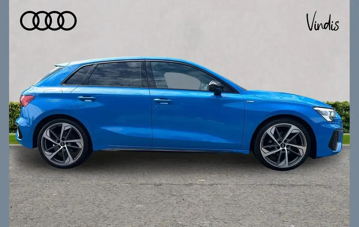 Used Audi A3 Comfort 147 HP (108 kW) 2021 Blue Sedan