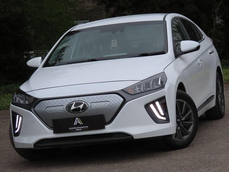 Used Hyundai Ioniq Premium 100 kW (136 HP) 2023 White Hatchback
