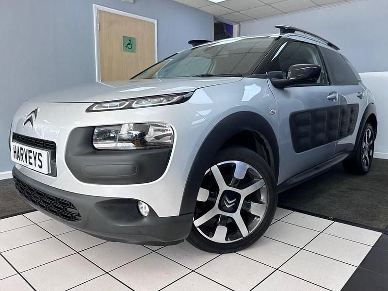 Used Citroën C4 Cactus Flair 100 HP (73 kW) 2017 Silver Hatchback
