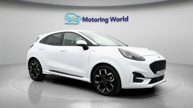 White Used 2023 Ford Puma ST-Line X Hatchback | £16,100 (Fair price) - Image 1/4