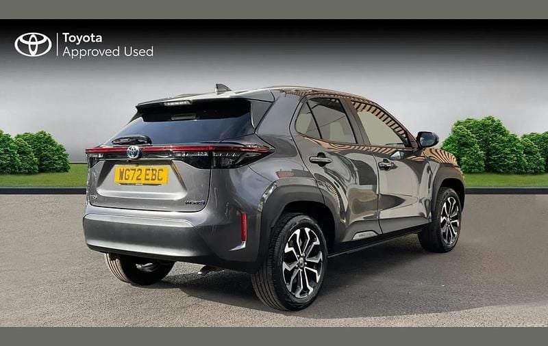 Used Toyota Yaris Cross Design 113 HP (83 kW) 2022 Grey SUV