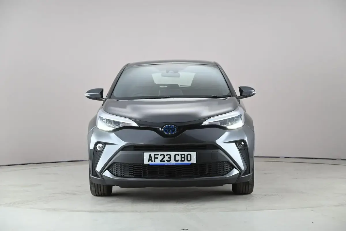 Używany Toyota C-HR 122 KM (89 kW) 2023 Szary SUV