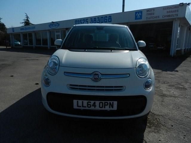 Used Fiat 500L Pop Star 95 HP (69 kW) 2014 White MPV