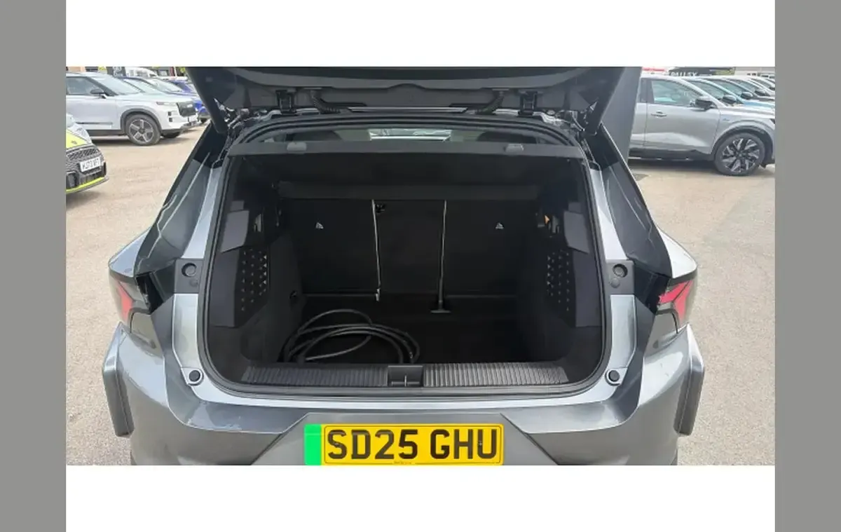 Usado Renault Scenic E-Tech Iconic 160 kW (218 HP) 2025 Preto SUV