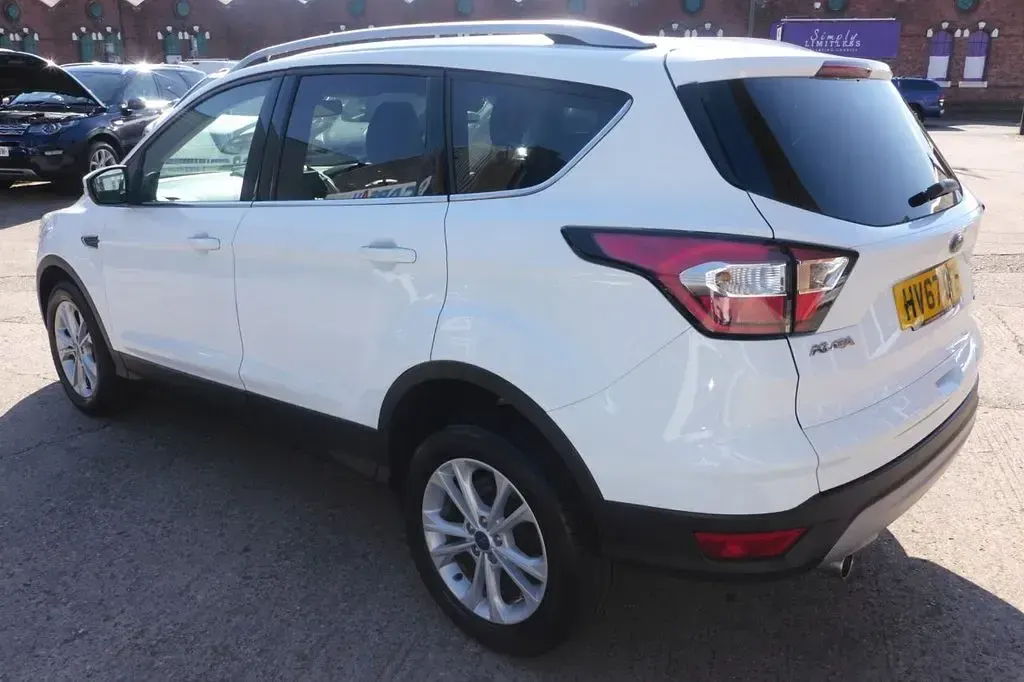 Used Ford Kuga Titanium 120 HP (88 kW) 2017 White SUV