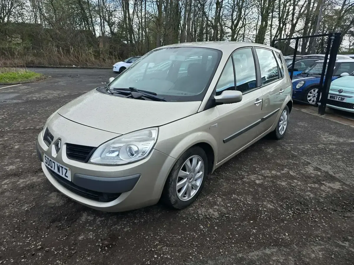 Used Renault Mégane Dynamique 2007 Gold MPV
