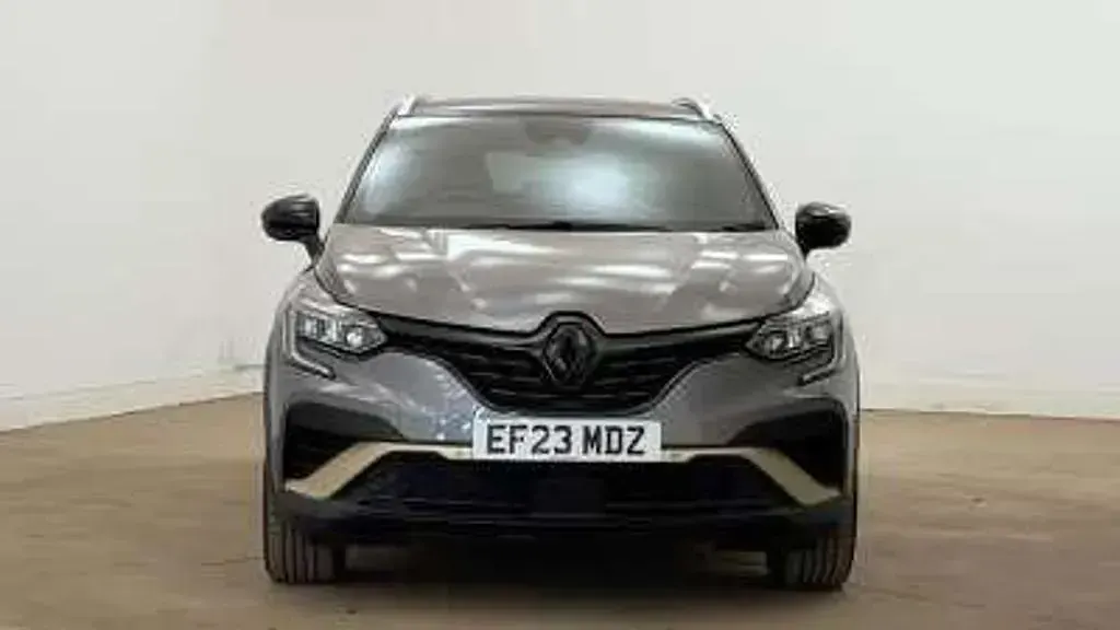 Used Renault Captur Bose Edition 142 HP (104 kW) 2023 Grey/black  SUV