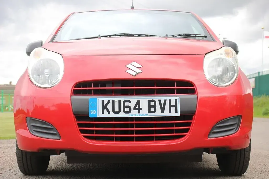 Used Suzuki Alto 68 HP (50 kW) 2014 Red Hatchback