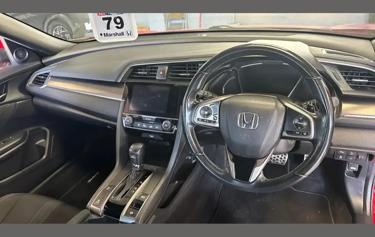 Used Honda Civic SR 126 HP (92 kW) 2018 Red Hatchback