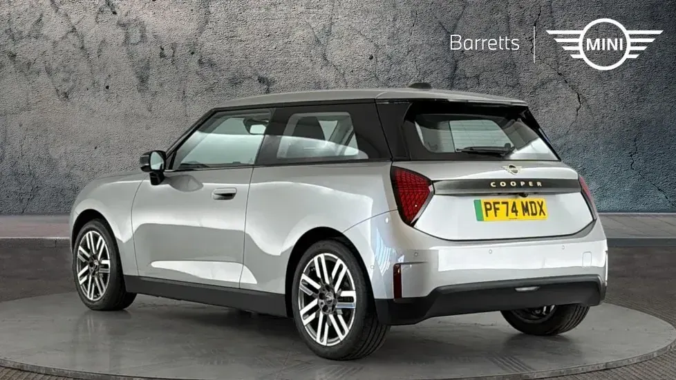 Used Mini Cooper Hatch 133 kW (181 HP) 2024 Silver Hatchback
