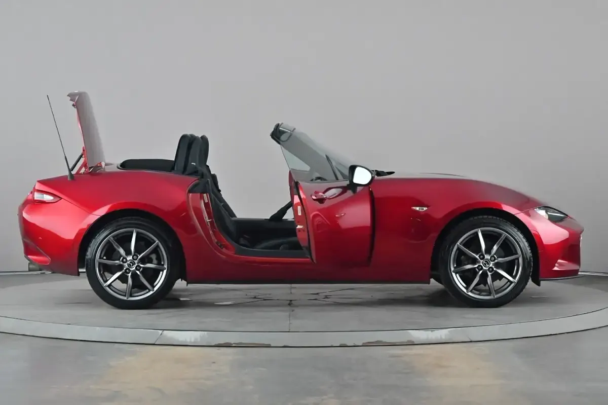 Used Mazda MX5 Inclusive 184 HP (135 kW) 2022 Red Cabriolet