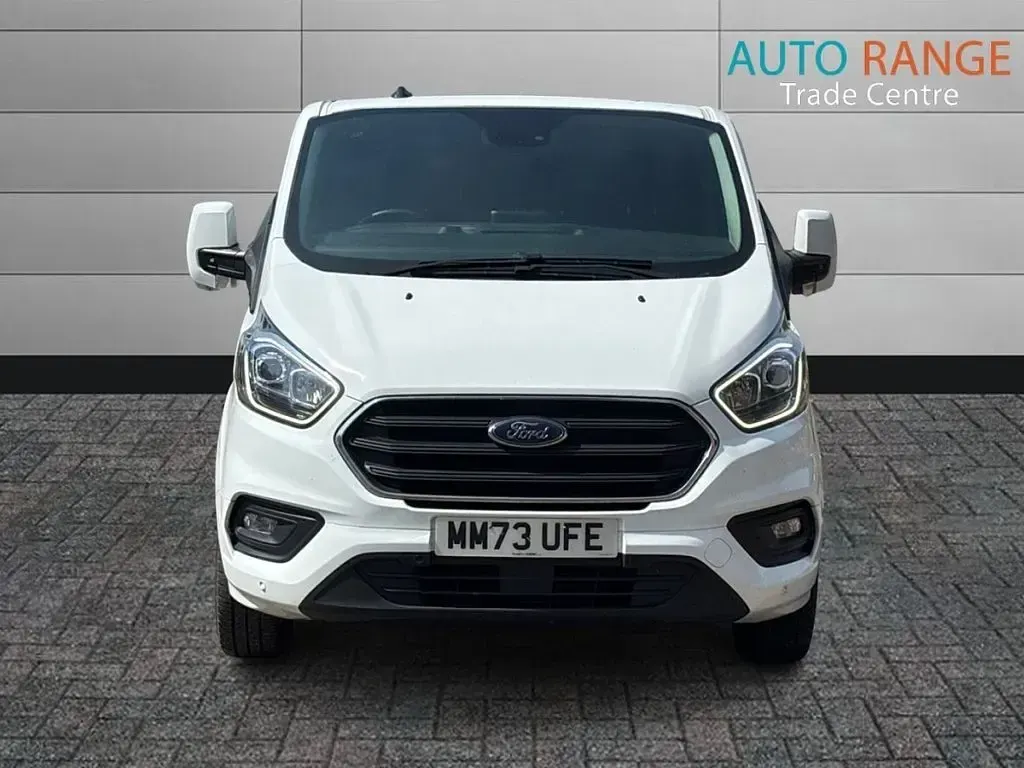 Used Ford Transit Custom Limited 130 HP (95 kW) 2023 White Van
