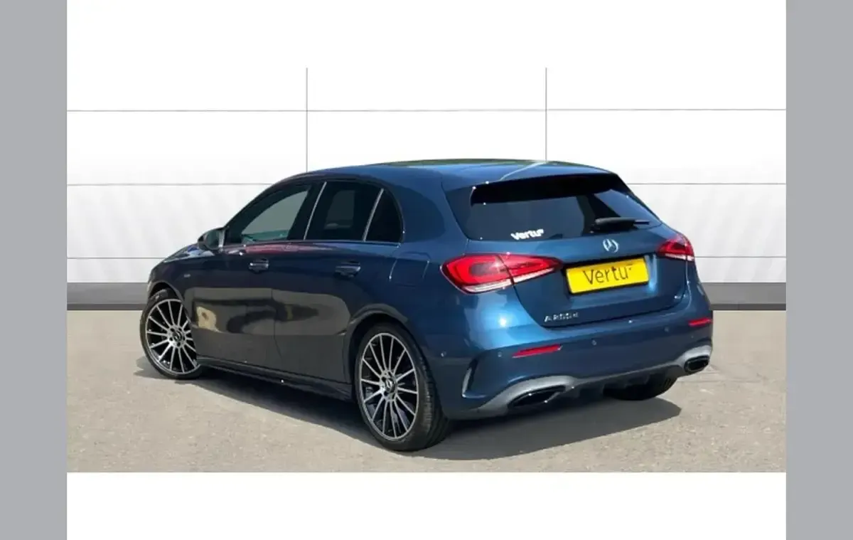 Used Mercedes A200 Exclusive 147 HP (108 kW) 2021 Blue Hatchback