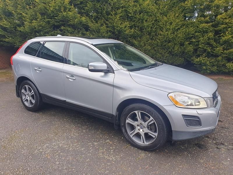 Used Volvo XC60 SE Lux 205 HP (150 kW) 2010 Silver SUV