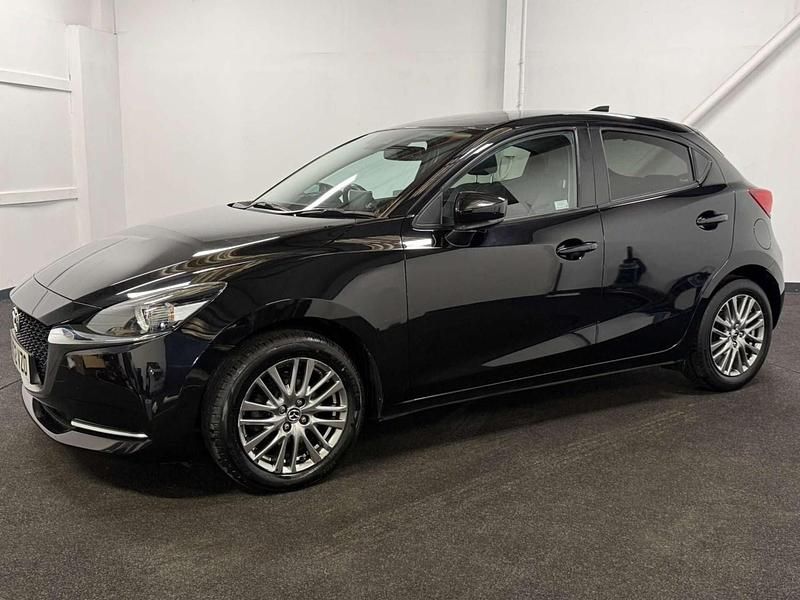 Begagnad Mazda 2 Inclusive 90 HK (66 kW) 2022 Svart Halvkombi