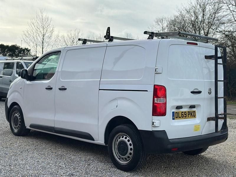 Used Vauxhall Vivaro Edition 100 HP (73 kW) 2020 White MPV