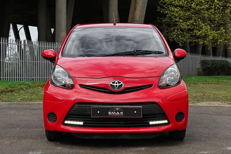 Used Toyota Aygo Style 2014 Red Hatchback