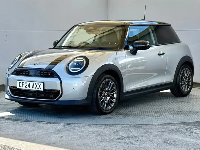 Used Mini Cooper Classic 204 HP (150 kW) 2024 Silver Hatchback