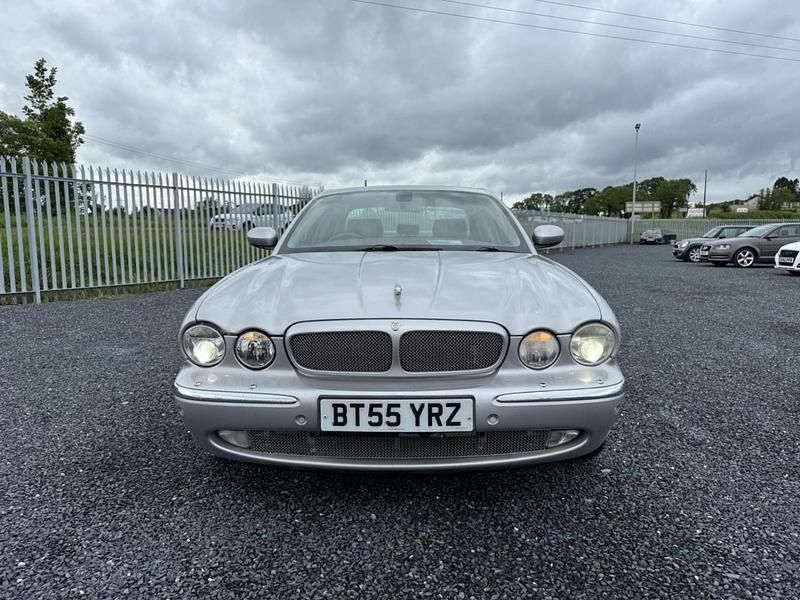 Used Jaguar XJ 204 HP (150 kW) 2005 Silver Sedan