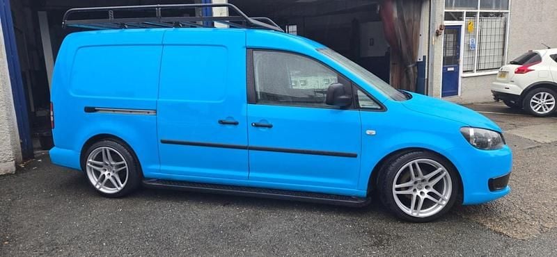 Used VW Caddy Maxi 102 HP (75 kW) 2013 Blue MPV
