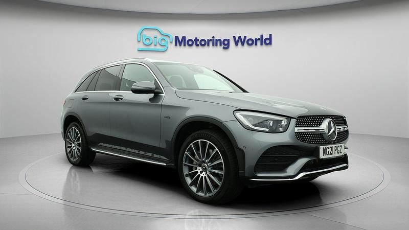 Used 2021 Mercedes GLC300e AMG line | £29,100 (Fair price) - Image 1/4