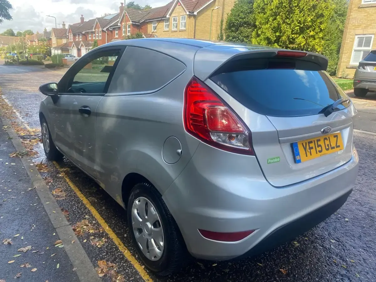 Used Ford Fiesta 95 HP (69 kW) 2015 Silver Hatchback