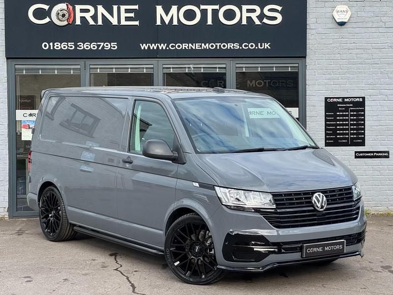 Begagnad VW Transporter Startline 2024 Grå Van