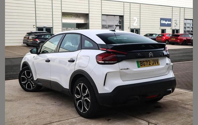 Used Citroën e-C4 100 kW (136 HP) 2022 White Hatchback