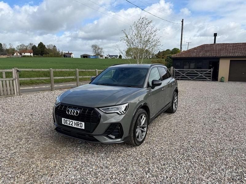 Używany Audi Q3 Black Edition 150 KM (110 kW) 2022 Szary SUV