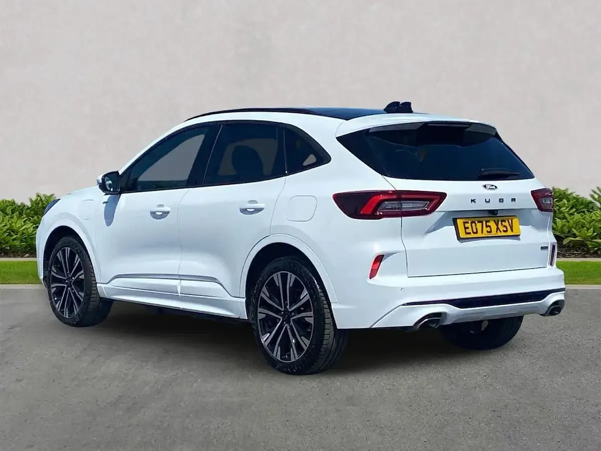 Used Ford Kuga ST-Line X 243 HP (178 kW) 2025 White SUV