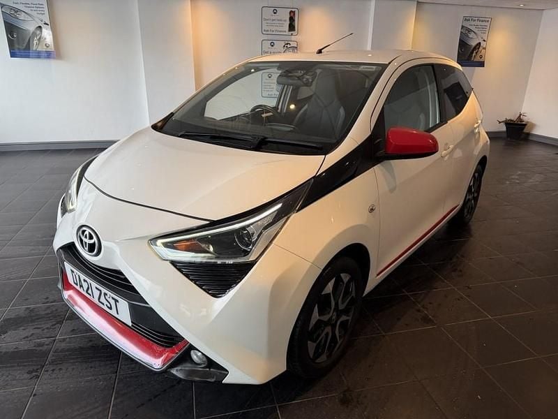 Used Toyota Aygo Trend 72 HP (52 kW) 2021 White Hatchback