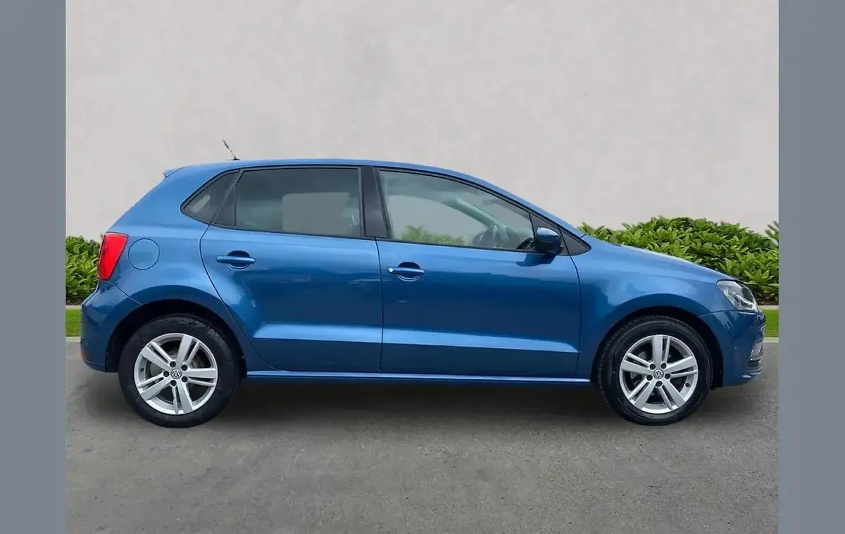 Used VW Polo Match 60 HP (44 kW) 2016 Blue Hatchback