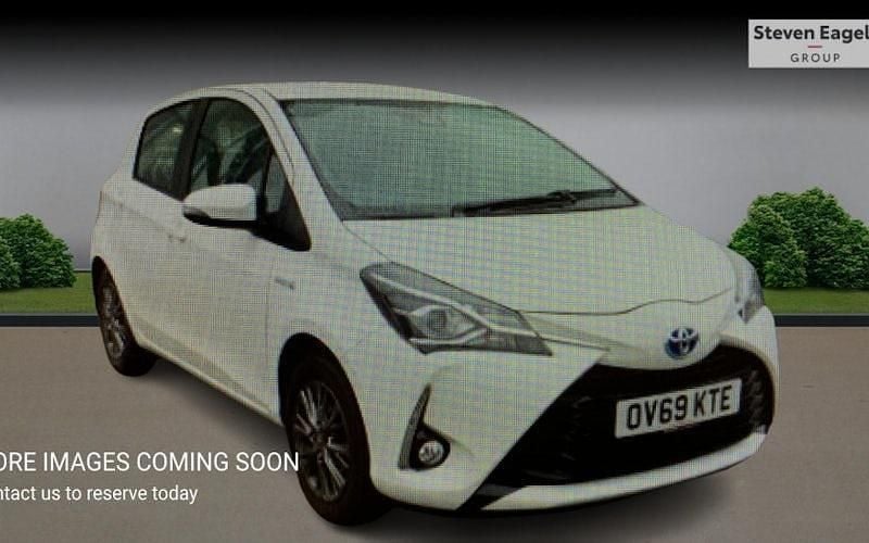 Used 2020 Toyota Yaris Hybrid Hatchback | £13,077 (Good price) - Image 1/4