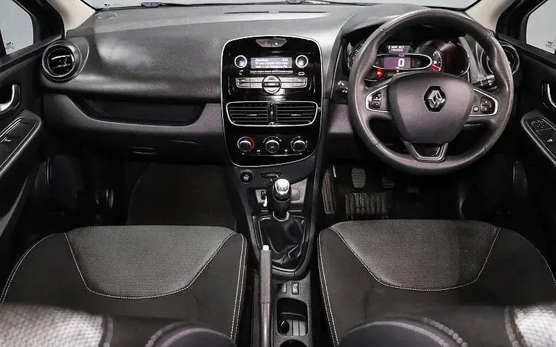 Used Renault Clio Play 90 HP (66 kW) 2023 Grey Hatchback