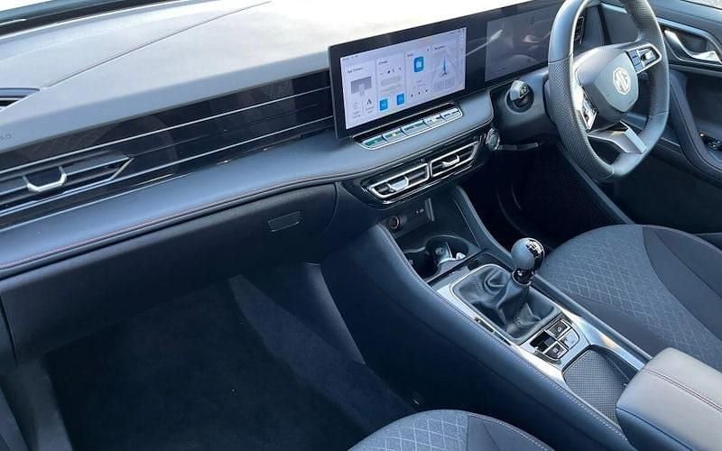 Used MG HS SE 170 HP (125 kW) 2024 White SUV